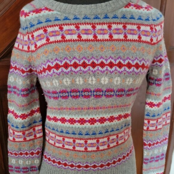 J. Crew Women's Fair Isle 100% Wool Sweater Size XS Gray Red Purple - Picture 2 of 6